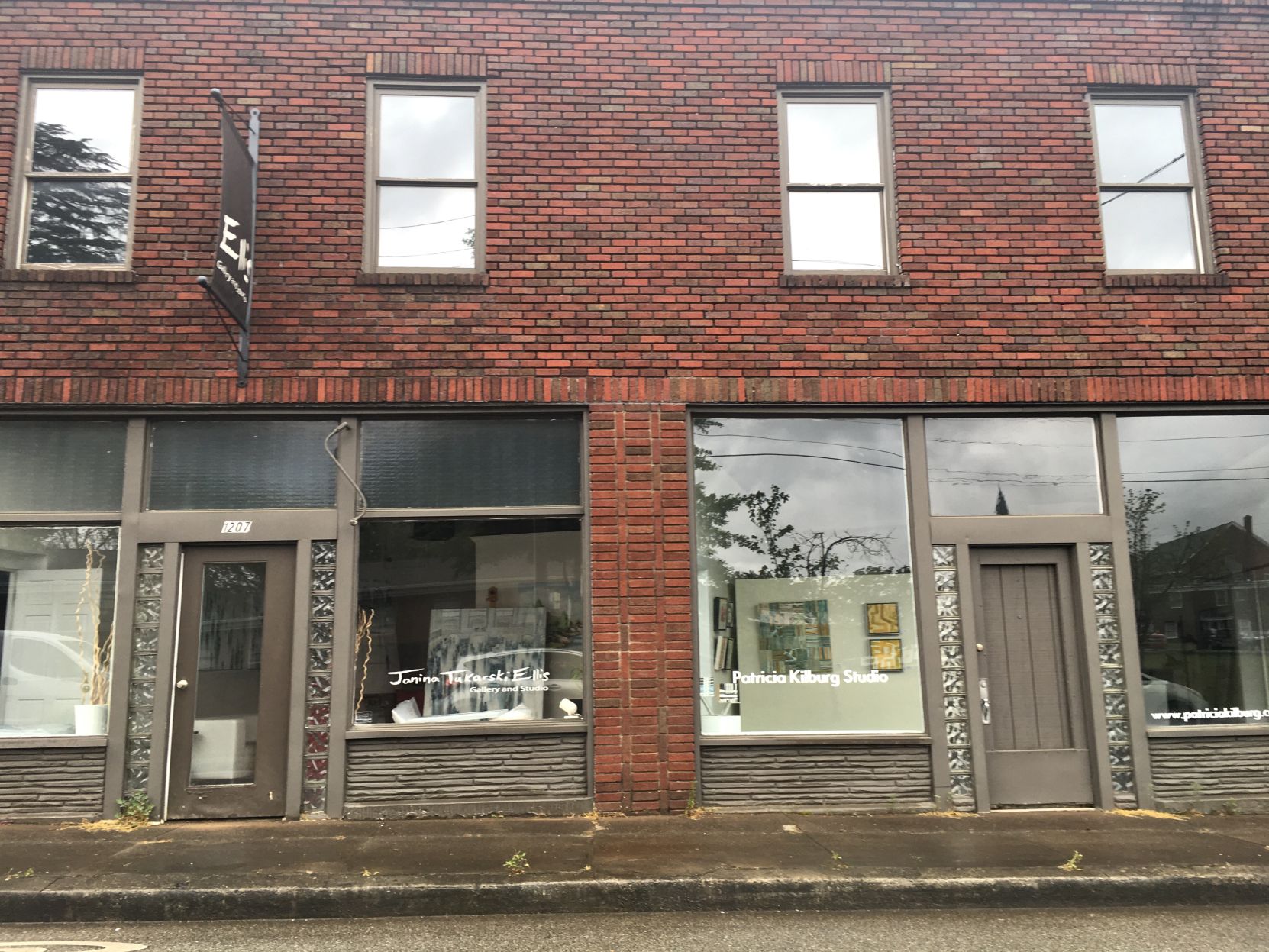 gville_villageflatironbldg.jpg